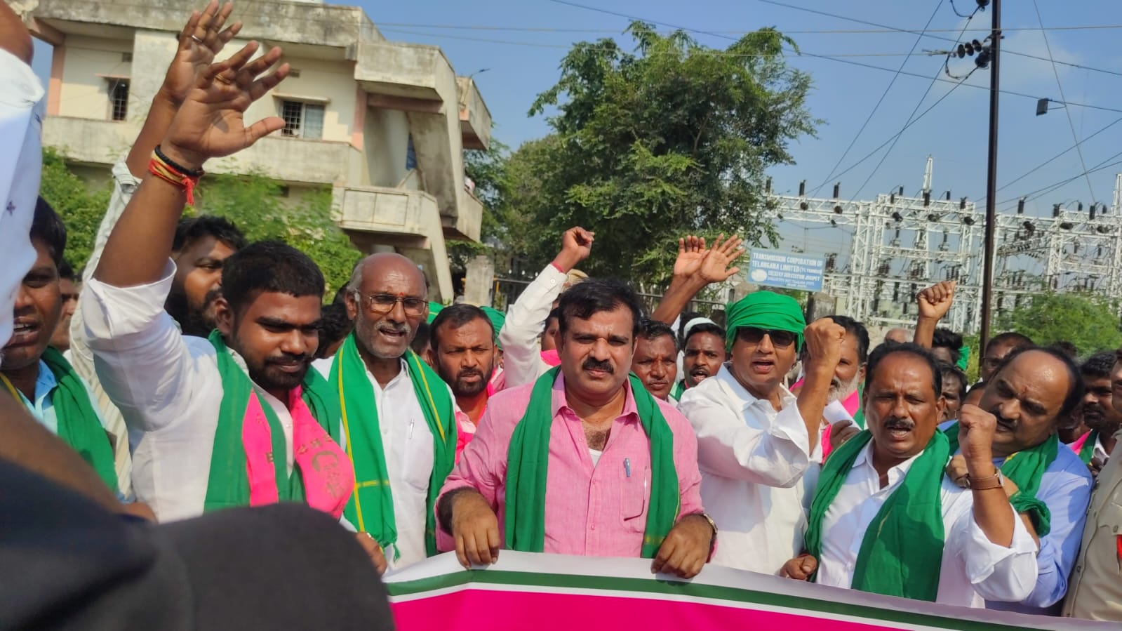 రైతులకు కరెంట్ ఇవ్వడం చేతకాని కాంగ్రెస్ ప్రభుత్వం వెంటనే గద్దె దిగాలి: మాజీ ఎమ్మెల్యే చంటి క్రాంతి కిరణ్ డిమాండ్