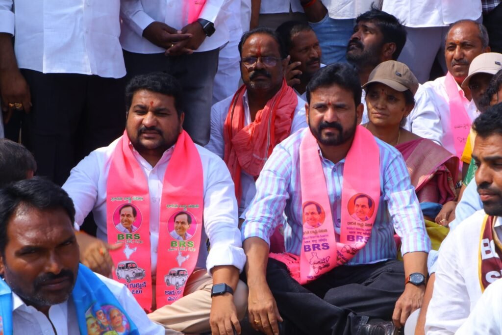 ఆర్టీసీ కార్మికులను వెంటనే ప్రభుత్వ ఉద్యోగులుగా గుర్తించాలి: డాక్టర్ మెతుకు ఆనంద్