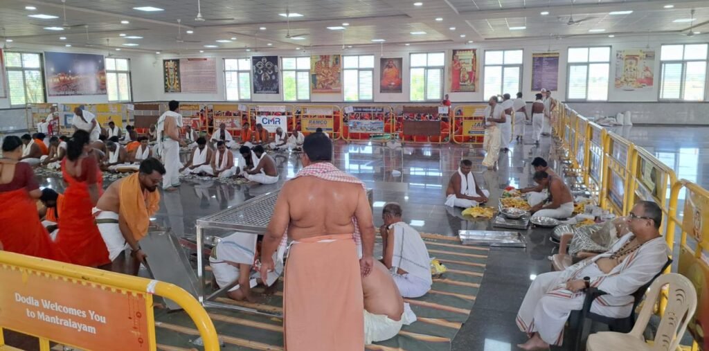 శ్రీ రాఘవేంద్ర స్వామి మఠం హుండీ ఆదాయం లెక్కింప