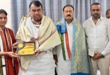 ప్రజా సమస్యల పరిష్కారమే లక్ష్యం – ప్రభుత్వ సలహాదారులతో మున్సిపల్ చైర్పర్సన్ ఉమారాణి సమావేశం